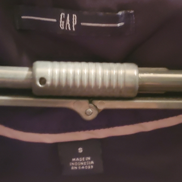 GAP PUFFER VEST (Uni-sex) - Picture 3 of 7